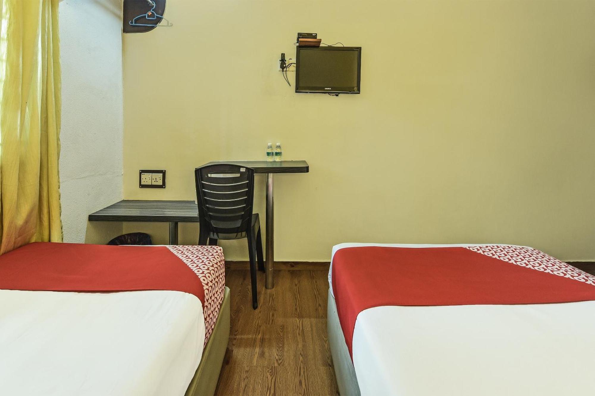 โอโย 44036 โฮเต็ล เดอ เปอร์ดานา ฮิลล์ Hotel บาตู ปาฮัท ภายนอก รูปภาพ