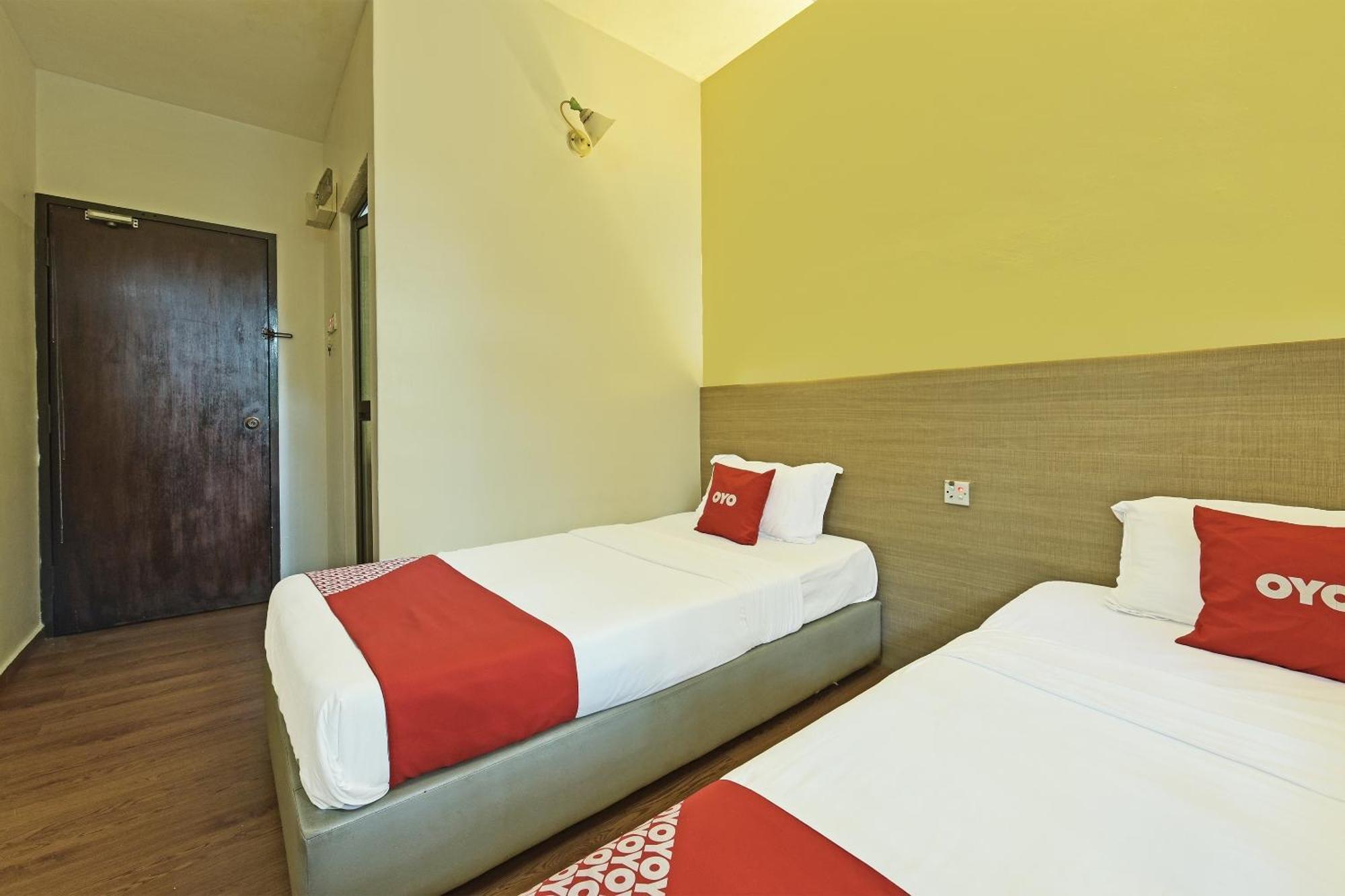 โอโย 44036 โฮเต็ล เดอ เปอร์ดานา ฮิลล์ Hotel บาตู ปาฮัท ภายนอก รูปภาพ