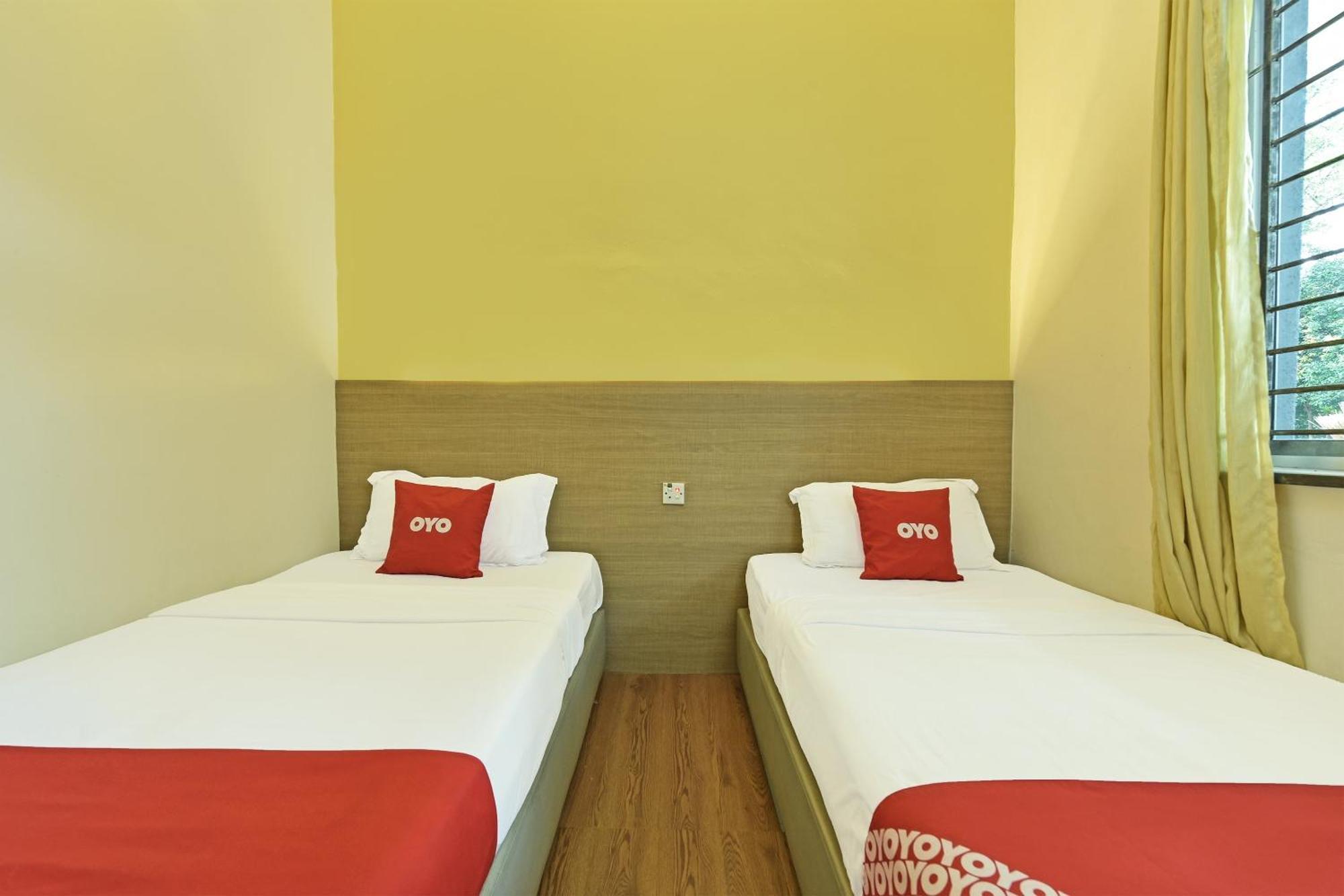 โอโย 44036 โฮเต็ล เดอ เปอร์ดานา ฮิลล์ Hotel บาตู ปาฮัท ภายนอก รูปภาพ