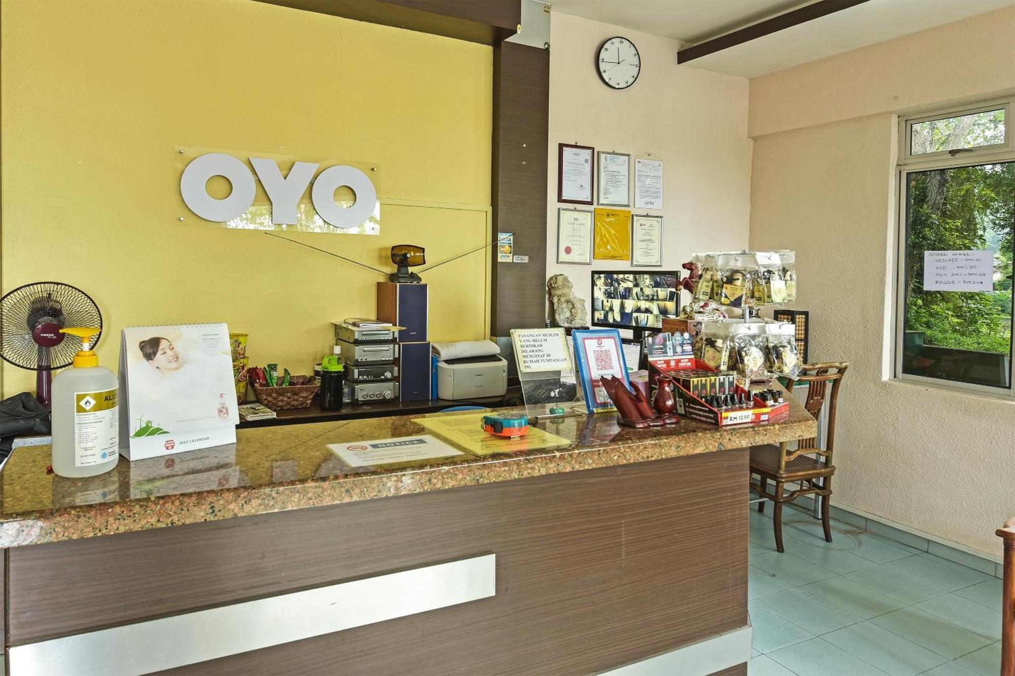 โอโย 44036 โฮเต็ล เดอ เปอร์ดานา ฮิลล์ Hotel บาตู ปาฮัท ภายนอก รูปภาพ