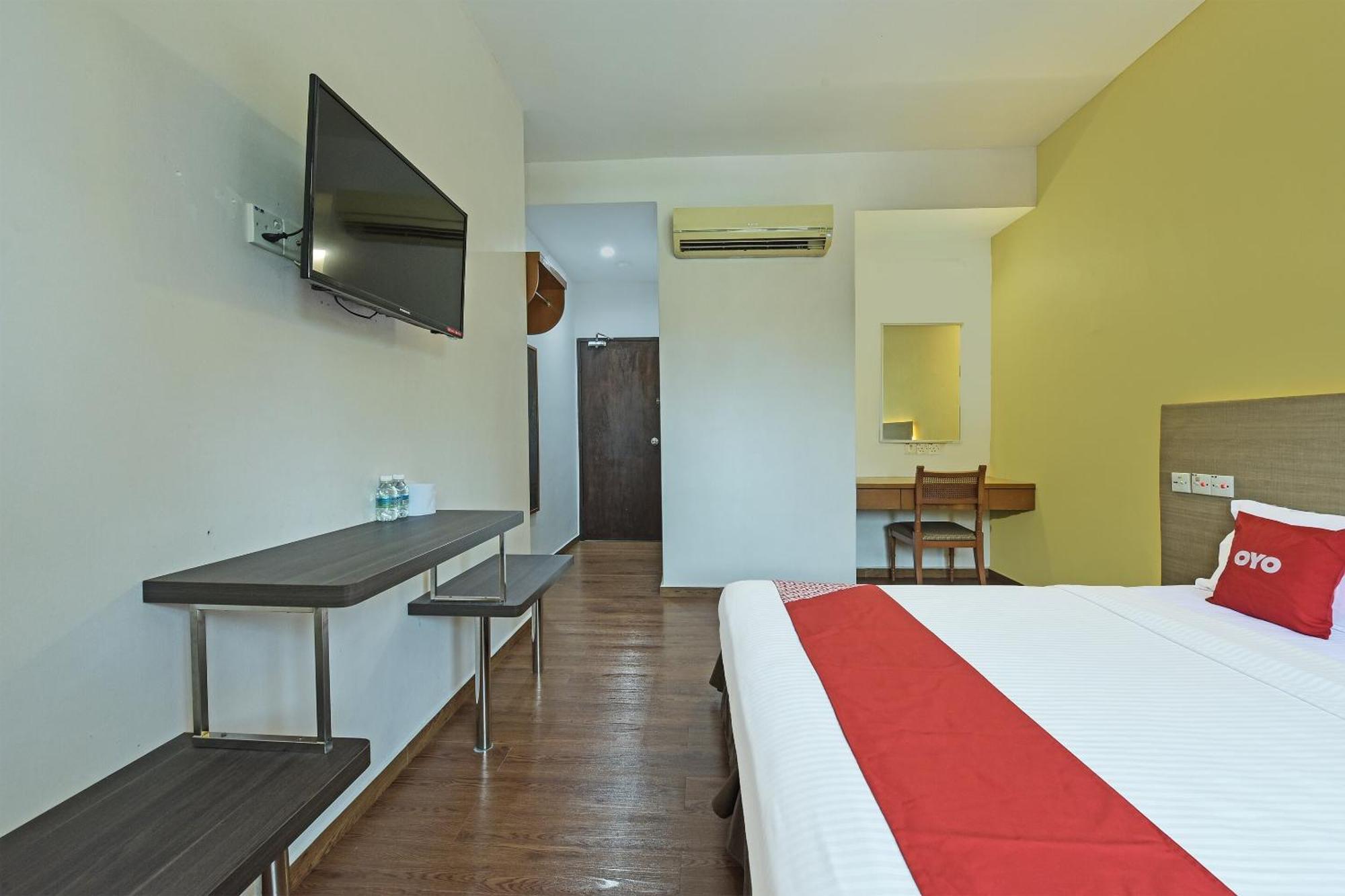 โอโย 44036 โฮเต็ล เดอ เปอร์ดานา ฮิลล์ Hotel บาตู ปาฮัท ภายนอก รูปภาพ