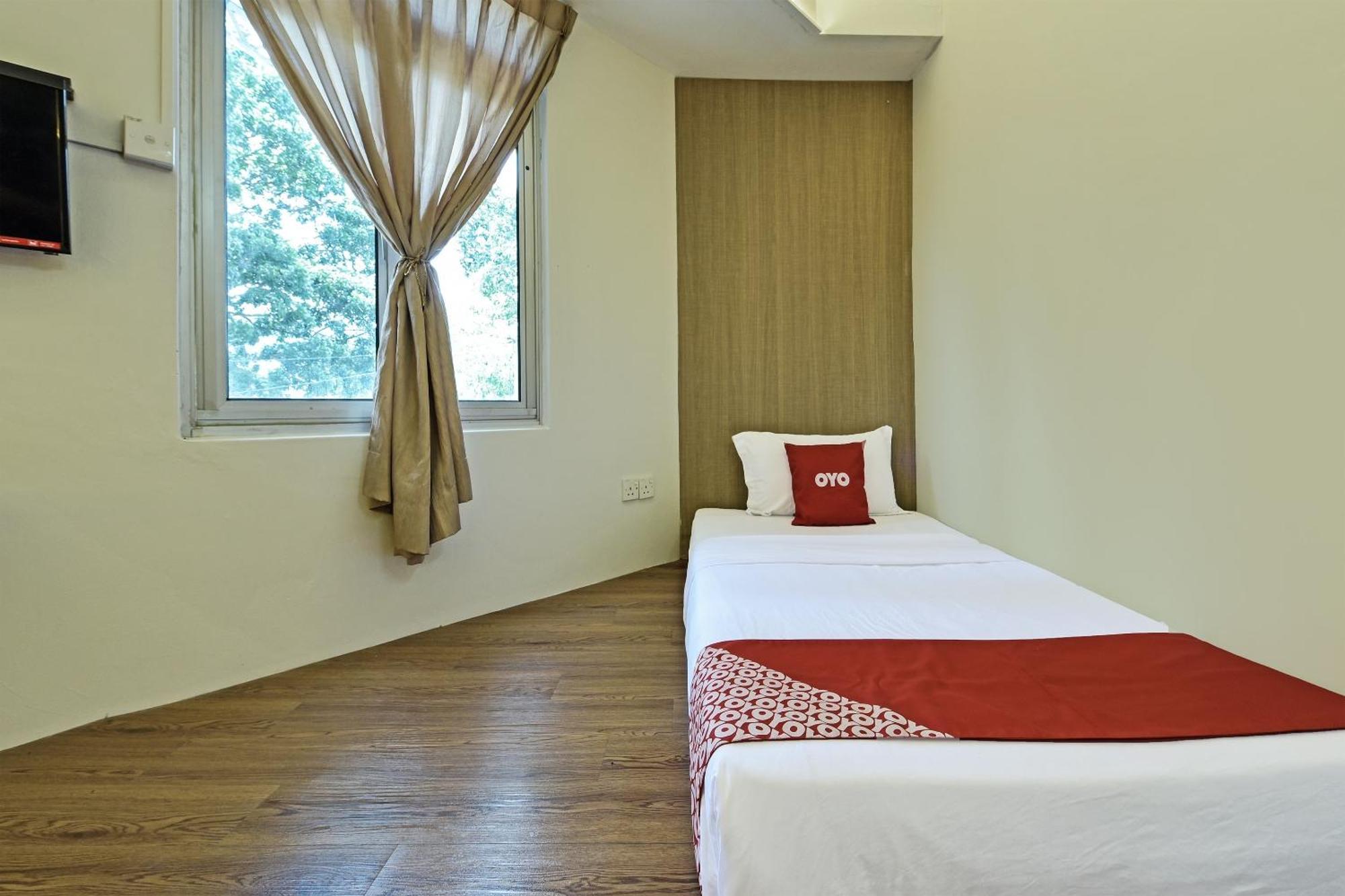 โอโย 44036 โฮเต็ล เดอ เปอร์ดานา ฮิลล์ Hotel บาตู ปาฮัท ภายนอก รูปภาพ
