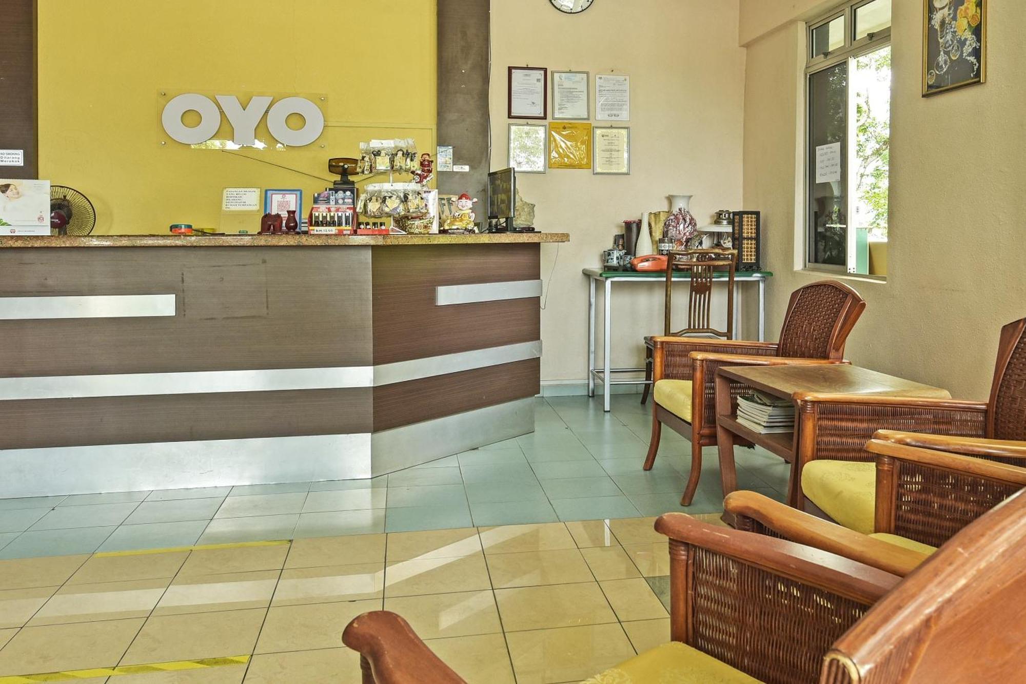 โอโย 44036 โฮเต็ล เดอ เปอร์ดานา ฮิลล์ Hotel บาตู ปาฮัท ภายนอก รูปภาพ
