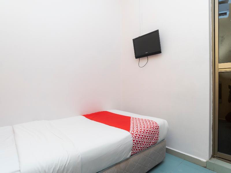 โอโย 44036 โฮเต็ล เดอ เปอร์ดานา ฮิลล์ Hotel บาตู ปาฮัท ภายนอก รูปภาพ